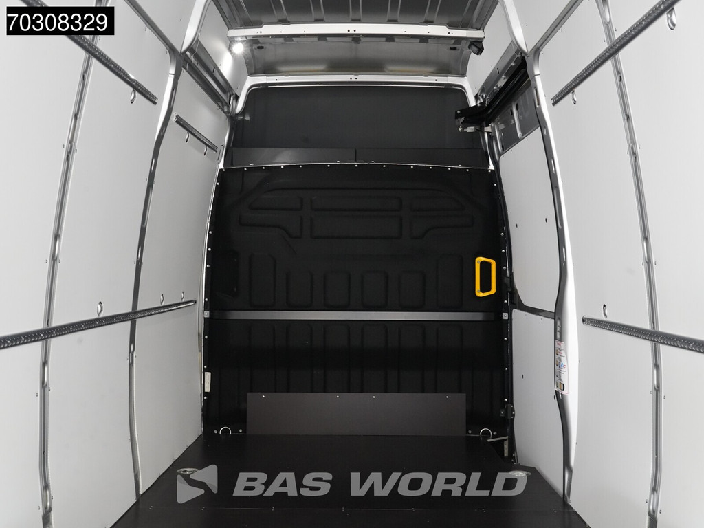 Iveco Daily 35C21 3.0L Automaat L4H3 Dubbellucht 210PK LED ACC Airco Camera Parkeersensoren CarPlay Stoelverwarming 3,5t Trekgewicht 19,6m3 Euro6 L4 Hoog Dak XL Airco 11