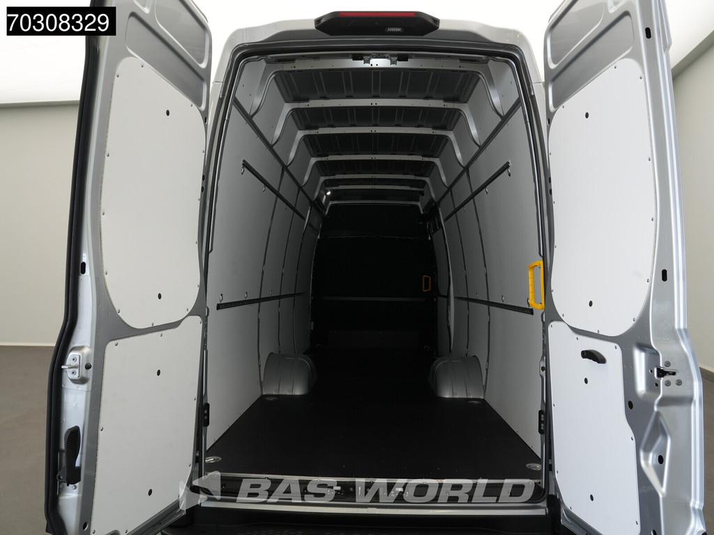 Iveco Daily 35C21 3.0L Automaat L4H3 Dubbellucht 210PK LED ACC Airco Camera Parkeersensoren CarPlay Stoelverwarming 3,5t Trekgewicht 19,6m3 Euro6 L4 Hoog Dak XL Airco 5