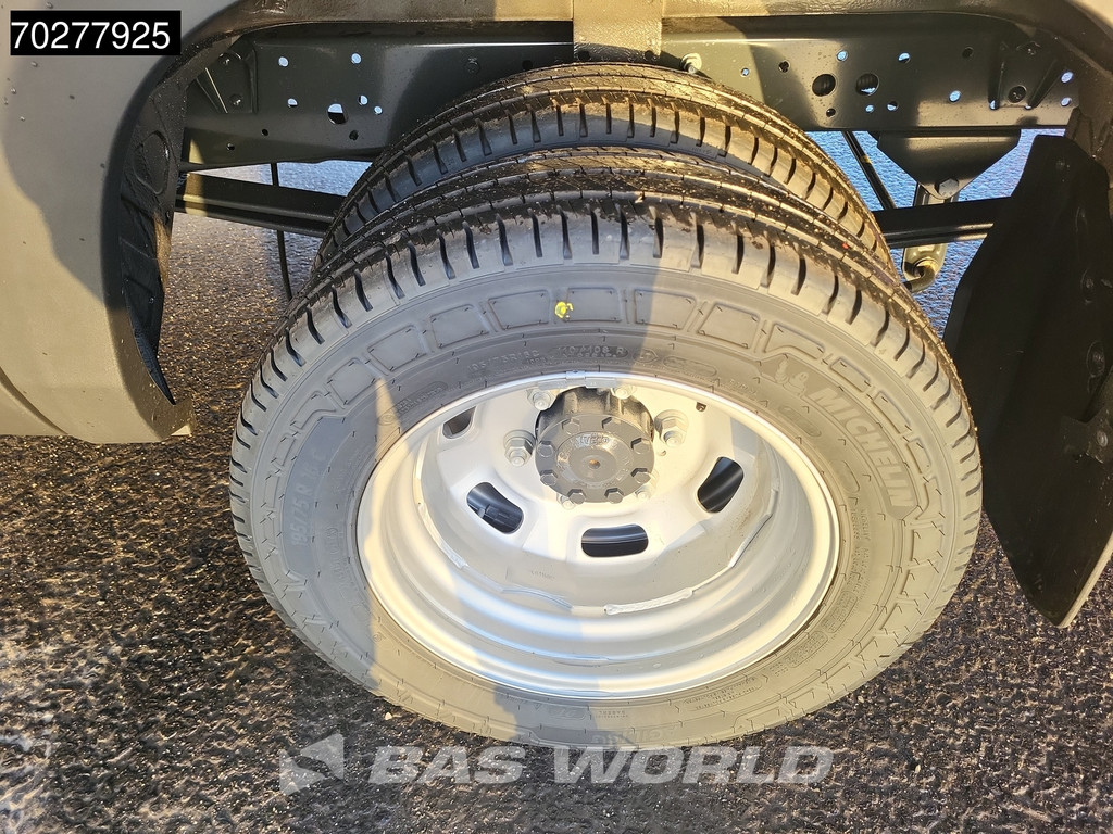 Iveco Daily 35C21 3.0L Automaat L5H3 210PK Hoog Dak Dubbellucht 3,5t Trekhaak ACC Navi LED Camera Parkeersensoren Euro6 L5 19m3 Airco Trekhaak 21