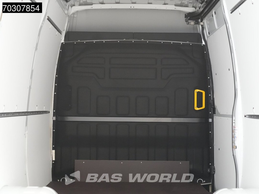 Iveco Daily 35C21 3.0L Automatic 210HP L2H2 Dual Wheels ACC LED Camera CarPlay Parking Sensors 3,5t Towing Capacity Euro6 L2 Airco 10