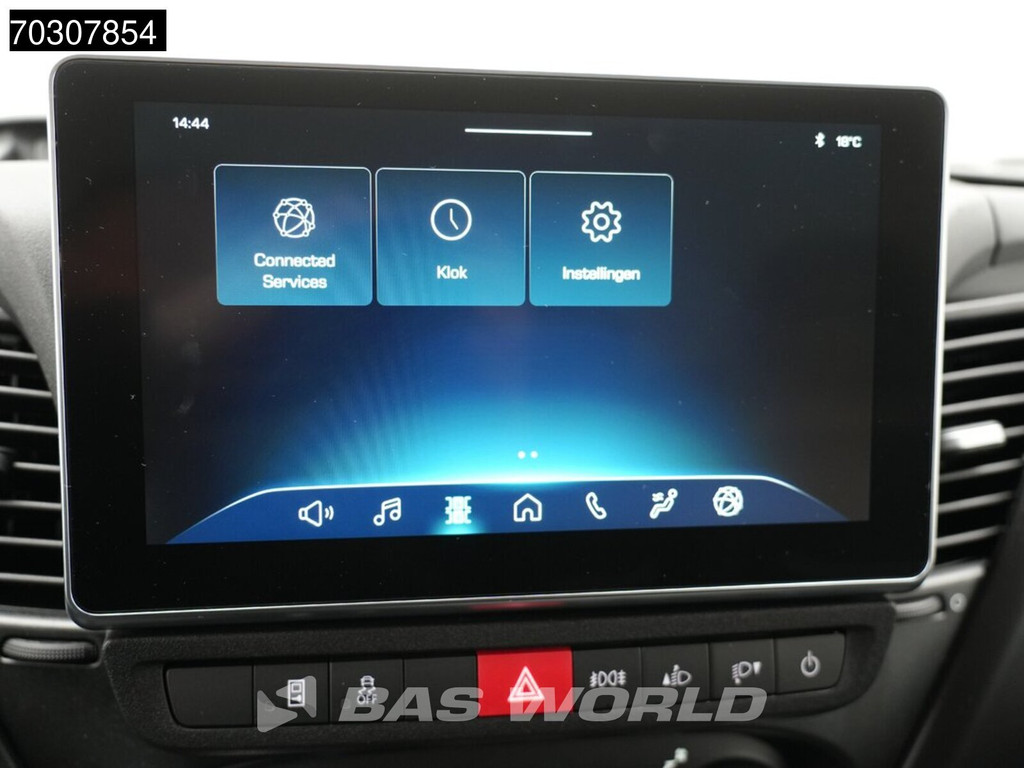 Iveco Daily 35C21 3.0L Automatic 210HP L2H2 Dual Wheels ACC LED Camera CarPlay Parking Sensors 3,5t Towing Capacity Euro6 L2 Airco 18