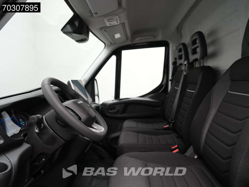 Iveco Daily 35C21 3.0L Automatic 210HP L3H2 Dual Wheels ACC LED Camera CarPlay Parking Sensors 3,5t Towing Capacity Euro6 L3 Airco 16