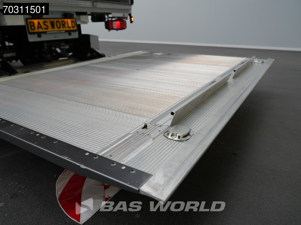Iveco Daily 35C21 3.0L Laadklep 3,5t Trekhaak Automaat Dubbellucht Schuifzeilen Bakwagen LED ACC Parkeersensoren Euro6 Zeilen Zeilenwagen Koffer Meubelbak Airco Trekhaak 11