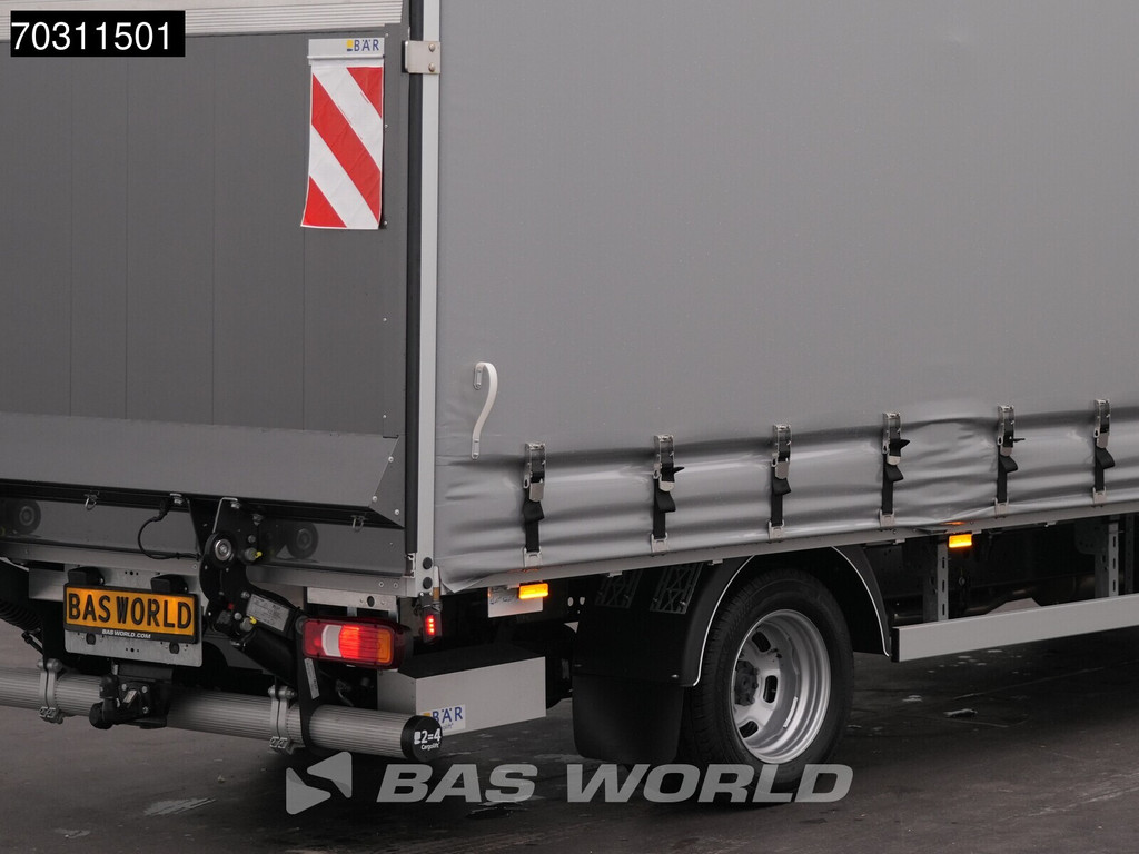 Iveco Daily 35C21 3.0L Laadklep 3,5t Trekhaak Automaat Dubbellucht Schuifzeilen Bakwagen LED ACC Parkeersensoren Euro6 Zeilen Zeilenwagen Koffer Meubelbak Airco Trekhaak 19