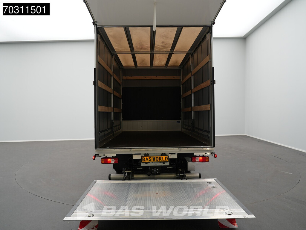 Iveco Daily 35C21 3.0L Laadklep 3,5t Trekhaak Automaat Dubbellucht Schuifzeilen Bakwagen LED ACC Parkeersensoren Euro6 Zeilen Zeilenwagen Koffer Meubelbak Airco Trekhaak 3