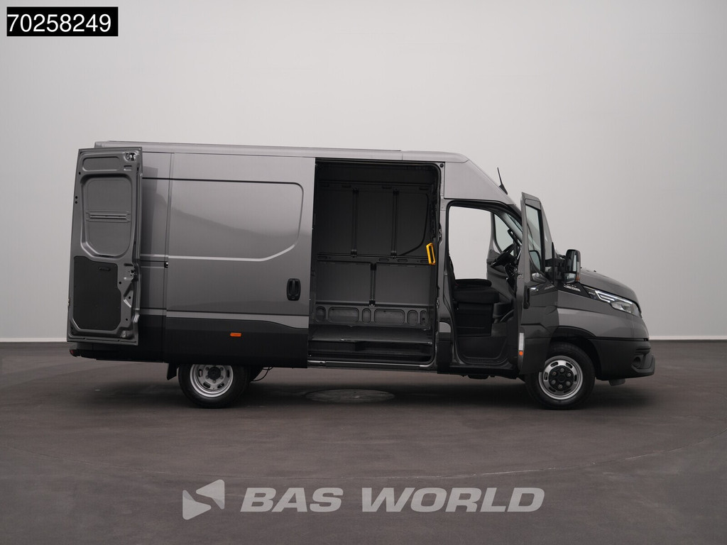 Iveco Daily 35C21 BPM VRIJ! 3.0L Automaat 210PK L2H2 2025-Model Dubbellucht 3,5t Trekvermogen ACC LED CarPlay Camera Parkeersensoren Euro6 L2 12m3 Airco 10