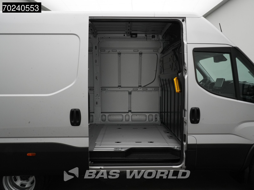 Iveco Daily 35C21 BPM VRIJ! 3.0L Automaat 210PK L2H2 2025-model Dubbellucht 3,5t Trekgewicht LED ACC Navi Airco Camera Euro6 L2 12m3 Airco 9
