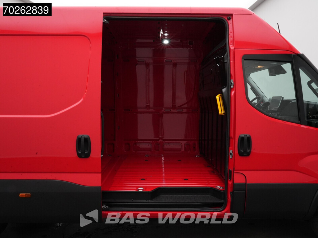 Iveco Daily 35C21 BPM VRIJ! 3.0L Automaat 210PK L3H2 2025-Model Dubbellucht 3,5t Trekvermogen ACC LED CarPlay Camera Parkeersensoren Velgen 16m3 Euro6 L4H2 16m3 Airco 11