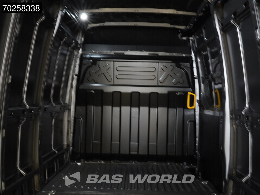 Iveco Daily 35C21 BPM VRIJ! 3.0L Automaat 210PK L3H2 2025-Model Dubbellucht 3,5t Trekvermogen ACC LED CarPlay Camera Parkeersensoren Velgen 16m3 Euro6 L4H2 16m3 Airco 9