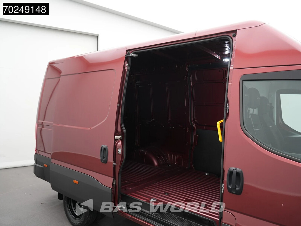 Iveco Daily 35C21 BPM VRIJ! 3.0L Automaat 2x Schuifdeur 210PK L2H2 Dubbellucht 2025-Model 3,5t Trekhaak ACC LED Navi Camera Parkeersensoren Euro6 L2 12m3 Airco Trekhaak 10
