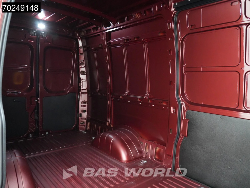 Iveco Daily 35C21 BPM VRIJ! 3.0L Automaat 2x Schuifdeur 210PK L2H2 Dubbellucht 2025-Model 3,5t Trekhaak ACC LED Navi Camera Parkeersensoren Euro6 L2 12m3 Airco Trekhaak 11