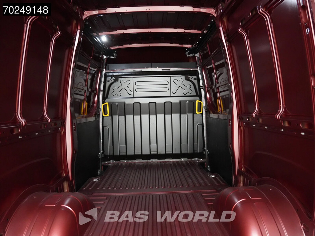 Iveco Daily 35C21 BPM VRIJ! 3.0L Automaat 2x Schuifdeur 210PK L2H2 Dubbellucht 2025-Model 3,5t Trekhaak ACC LED Navi Camera Parkeersensoren Euro6 L2 12m3 Airco Trekhaak 13