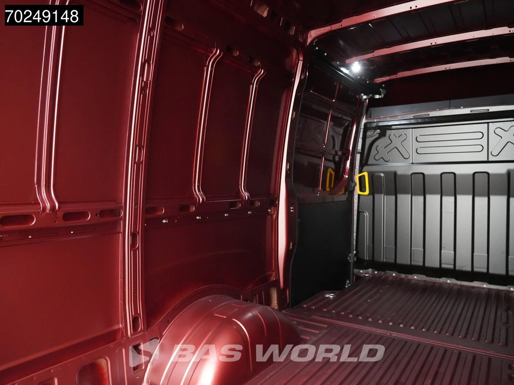 Iveco Daily 35C21 BPM VRIJ! 3.0L Automaat 2x Schuifdeur 210PK L2H2 Dubbellucht 2025-Model 3,5t Trekhaak ACC LED Navi Camera Parkeersensoren Euro6 L2 12m3 Airco Trekhaak 14