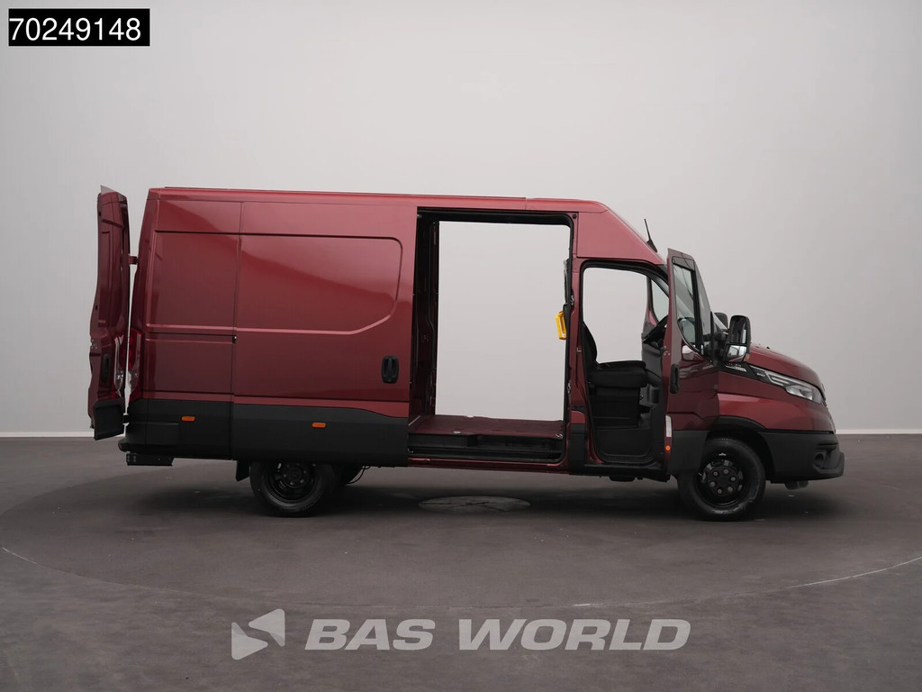 Iveco Daily 35C21 BPM VRIJ! 3.0L Automaat 2x Schuifdeur 210PK L2H2 Dubbellucht 2025-Model 3,5t Trekhaak ACC LED Navi Camera Parkeersensoren Euro6 L2 12m3 Airco Trekhaak 9