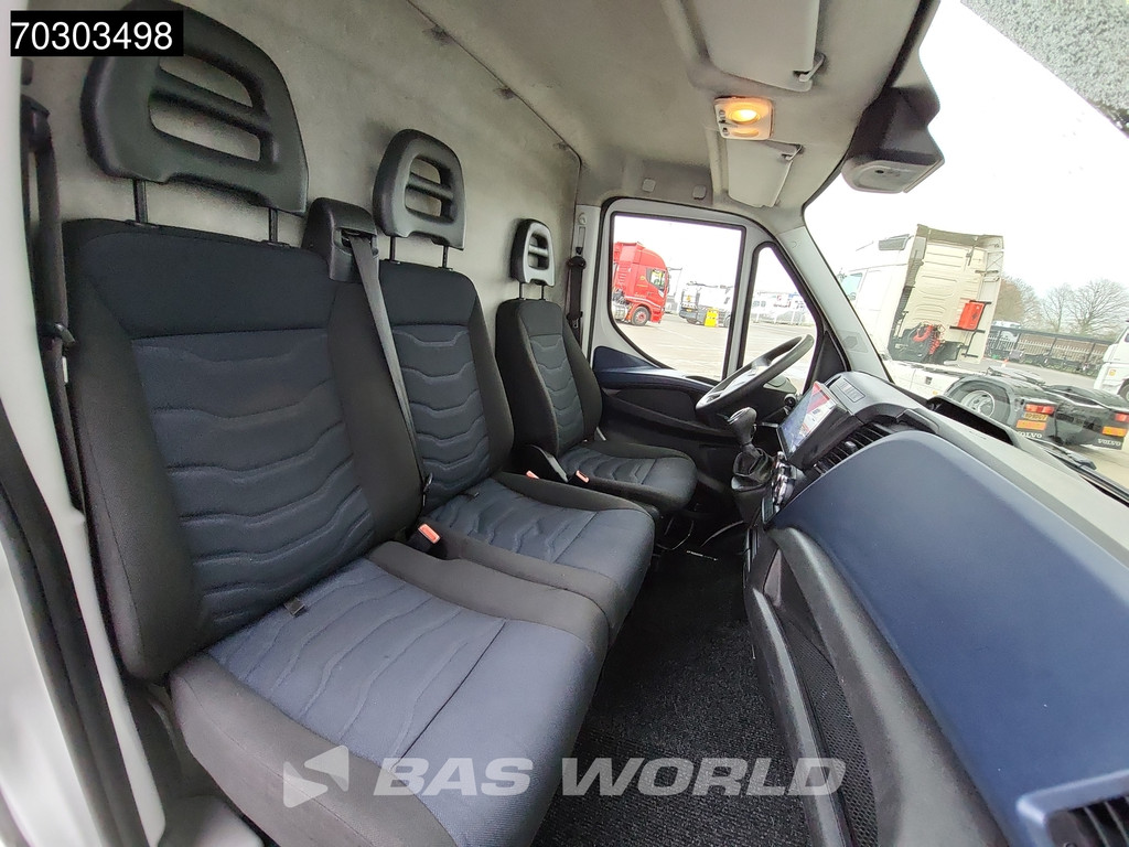 Iveco Daily 35S12 Automaat L2H2 3,5t Trekhaak Airco Cruise APK 12-2026 Euro6 L2 Airco Trekhaak Cruise control 11