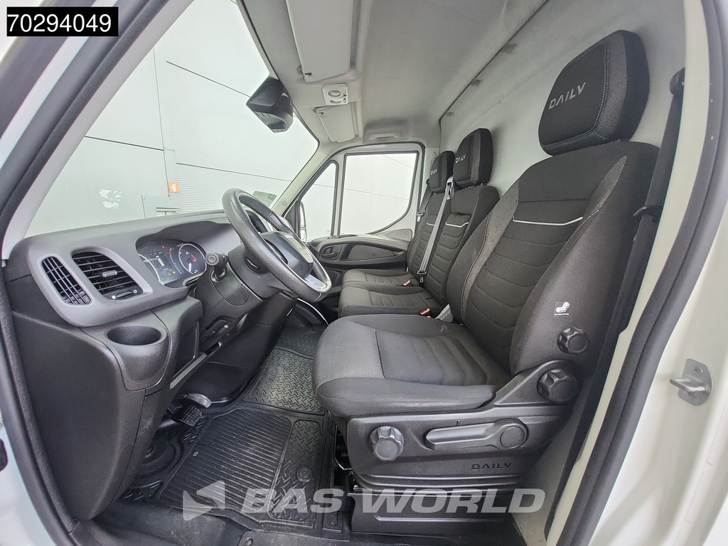 Iveco Daily 35S14 Automaat L2H2 3,5t Trekhaak LED Airco Cruise Camera Euro6 L2 12m3 Airco Trekhaak Cruise control 11
