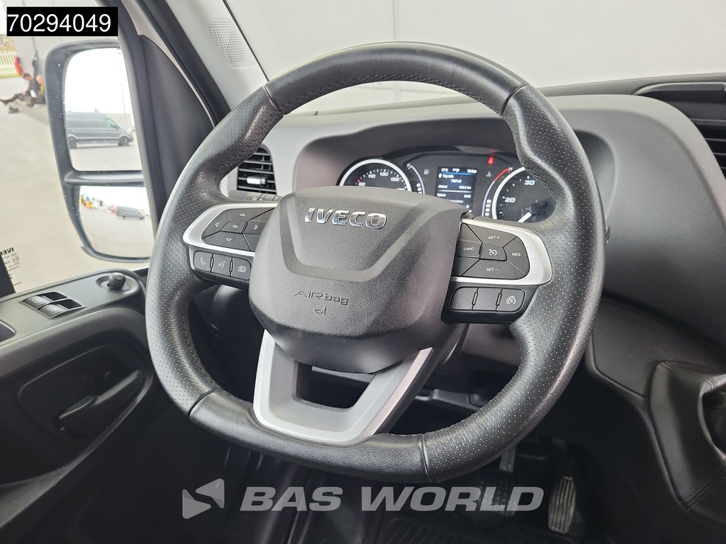 Iveco Daily 35S14 Automaat L2H2 3,5t Trekhaak LED Airco Cruise Camera Euro6 L2 12m3 Airco Trekhaak Cruise control 18