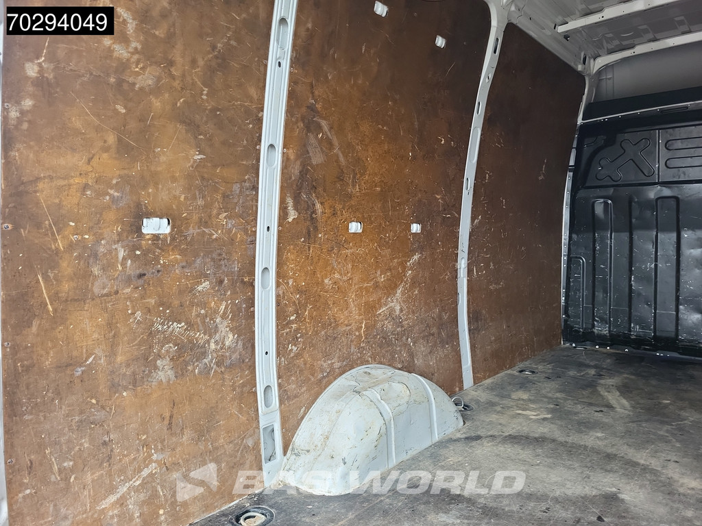 Iveco Daily 35S14 Automaat L2H2 3,5t Trekhaak LED Airco Cruise Camera Euro6 L2 12m3 Airco Trekhaak Cruise control 8