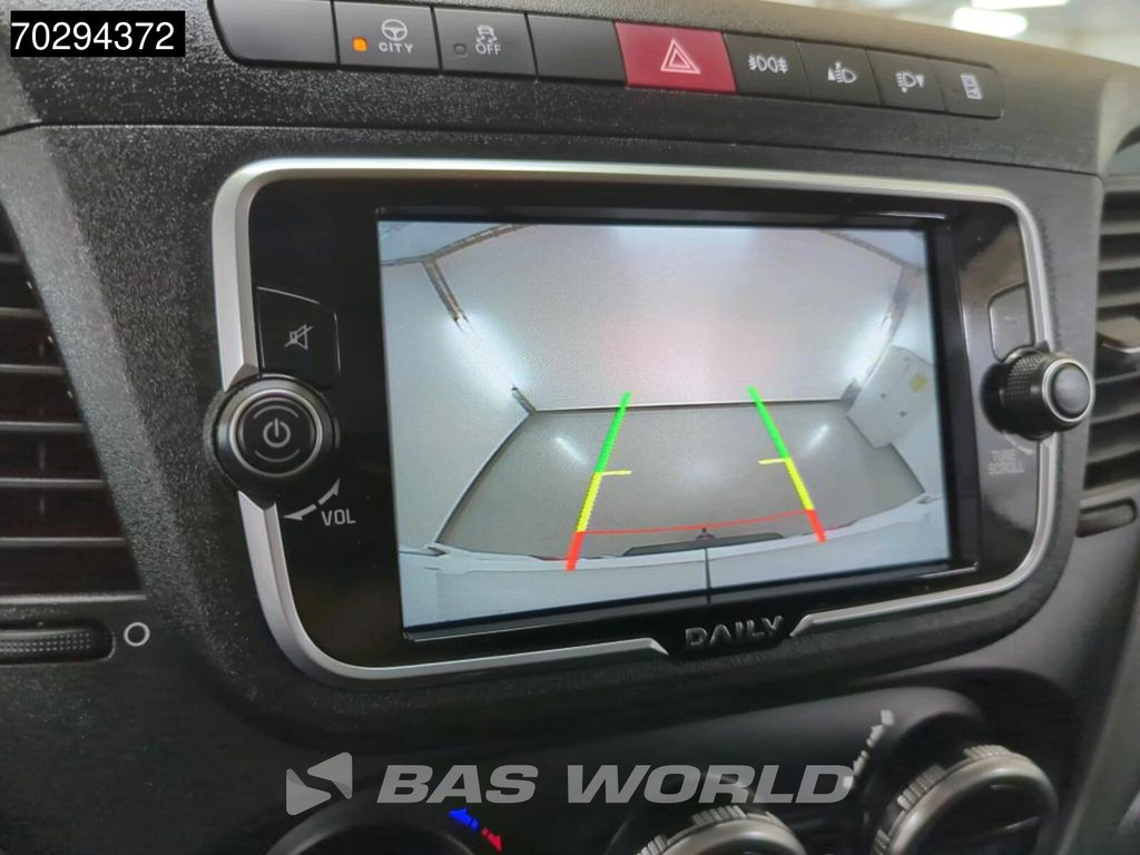 Iveco Daily 35S14 COMING SOON! Automaat L2H2 3,5t Trekhaak LED Airco Cruise Camera Euro6 L2 11m3 Airco Trekhaak Cruise control 10