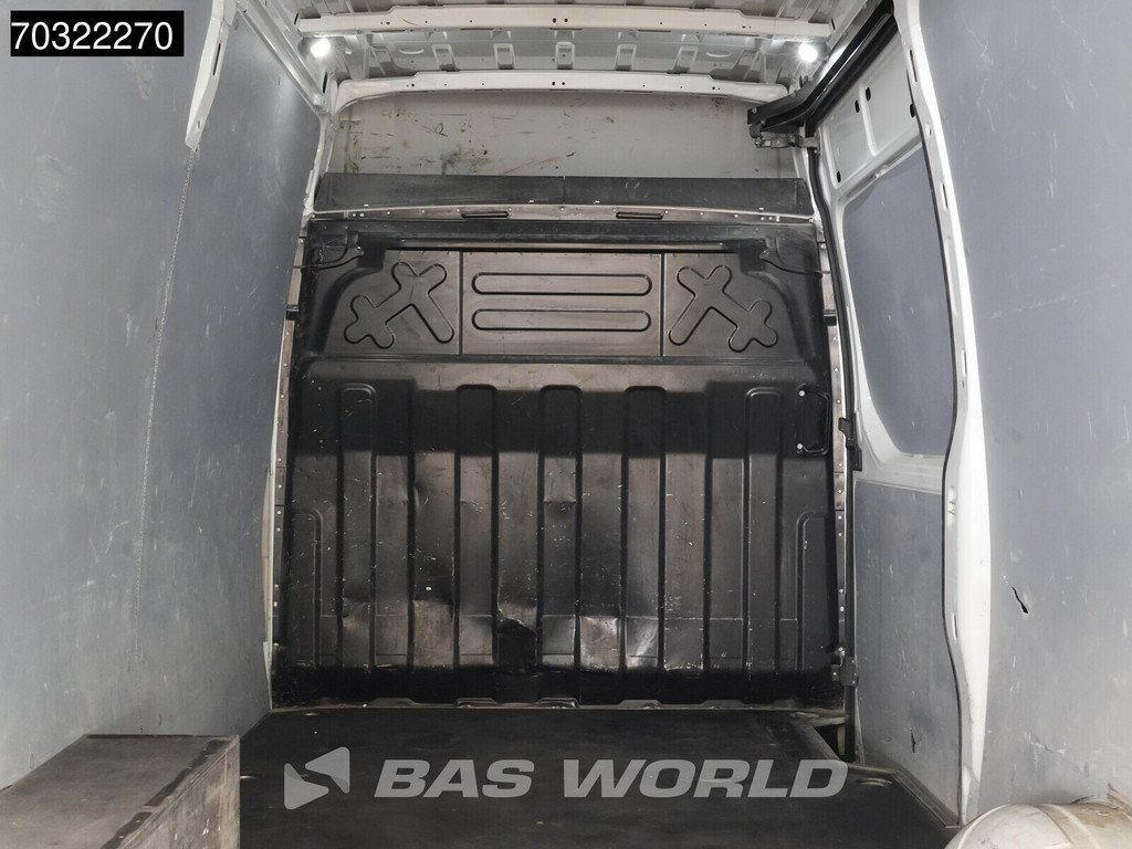 Iveco Daily 35S14 L2H2 Airco Cruise Parkeersensoren 3,5t Trekgewicht Euro6 L2 Airco Cruise control 6