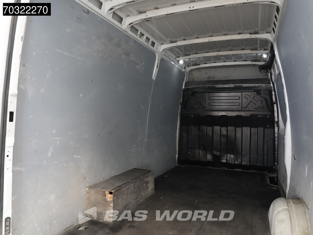 Iveco Daily 35S14 L2H2 Airco Cruise Parkeersensoren 3,5t Trekgewicht Euro6 L2 Airco Cruise control 7
