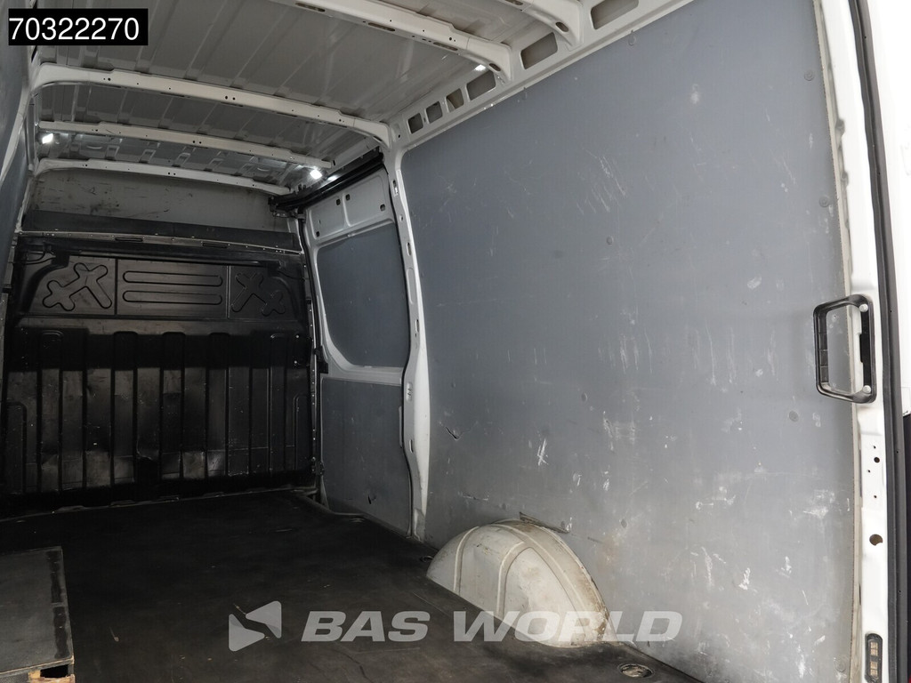 Iveco Daily 35S14 L2H2 Airco Cruise Parkeersensoren 3,5t Trekgewicht Euro6 L2 Airco Cruise control 8