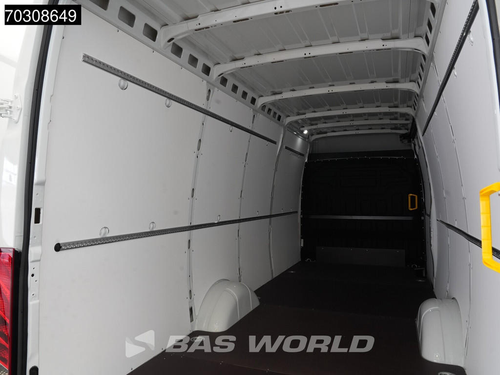 Iveco Daily 35S16 3.0L 160PK L3H2 Airco Cruise Camera Parkeersensoren 3,5t Trekgewicht Euro6 L3 Airco Cruise control 11