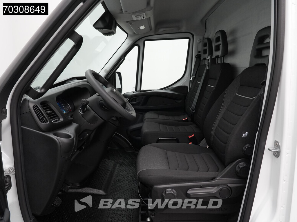 Iveco Daily 35S16 3.0L 160PK L3H2 Airco Cruise Camera Parkeersensoren 3,5t Trekgewicht Euro6 L3 Airco Cruise control 12