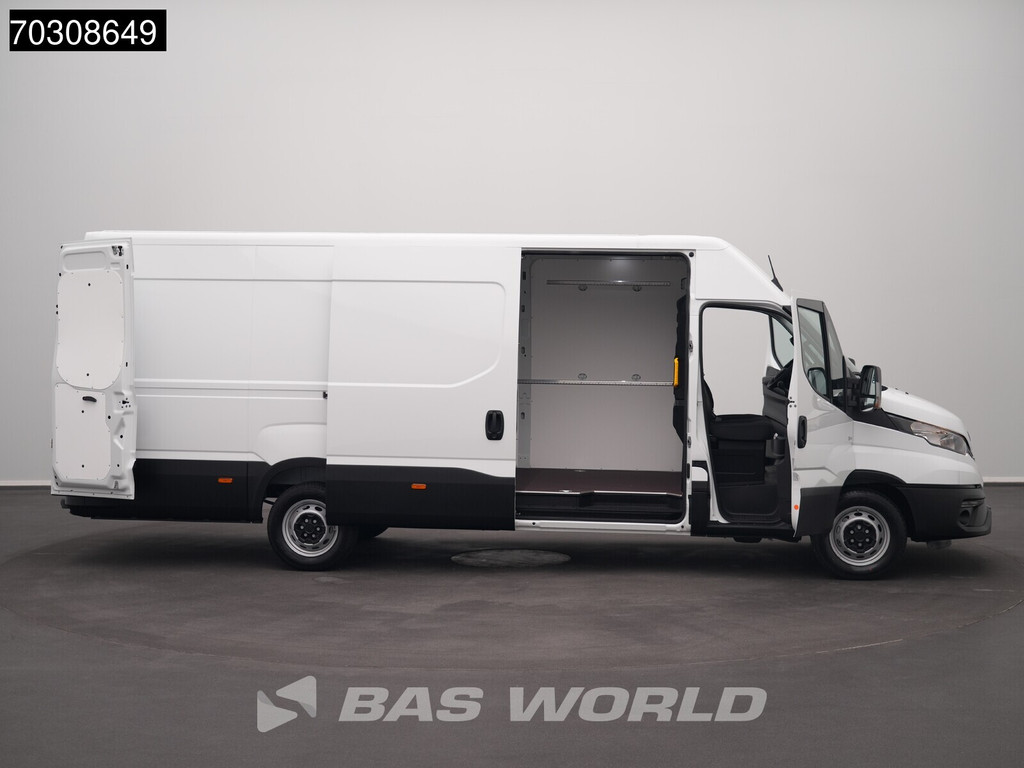 Iveco Daily 35S16 3.0L 160PK L3H2 Airco Cruise Camera Parkeersensoren 3,5t Trekgewicht Euro6 L3 Airco Cruise control 7