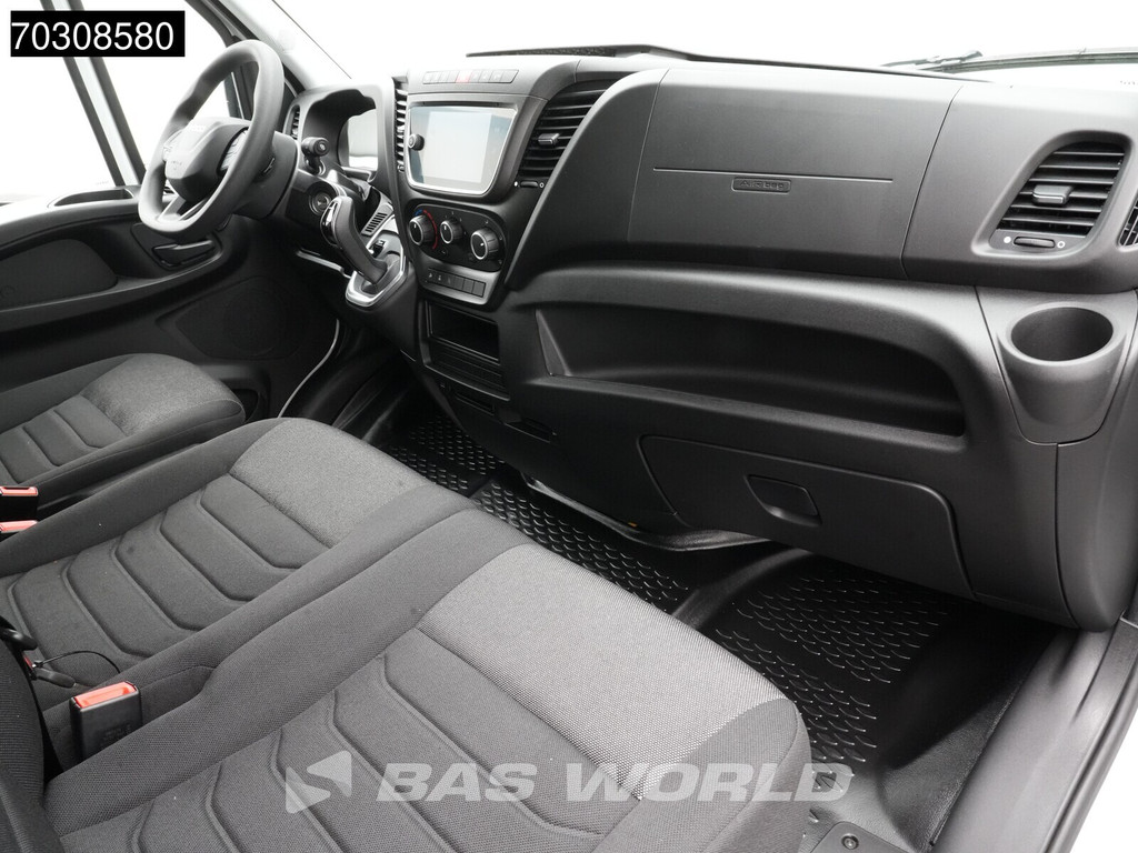 Iveco Daily 35S16 3.0L Automaat L2H2 3,5t Trekhaak 160PK Airco Camera CarPlay Parkeersensoren Euro6 L2 26m3 Airco Trekhaak 12