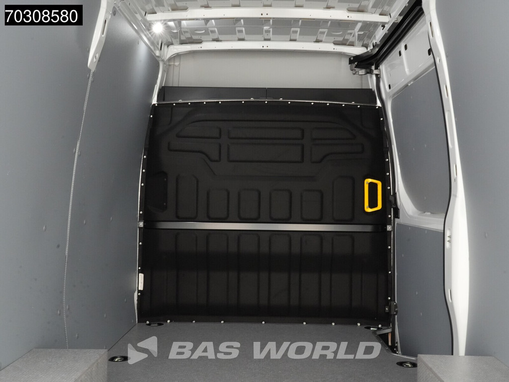 Iveco Daily 35S16 3.0L Automaat L2H2 3,5t Trekhaak 160PK Airco Camera CarPlay Parkeersensoren Euro6 L2 26m3 Airco Trekhaak 6