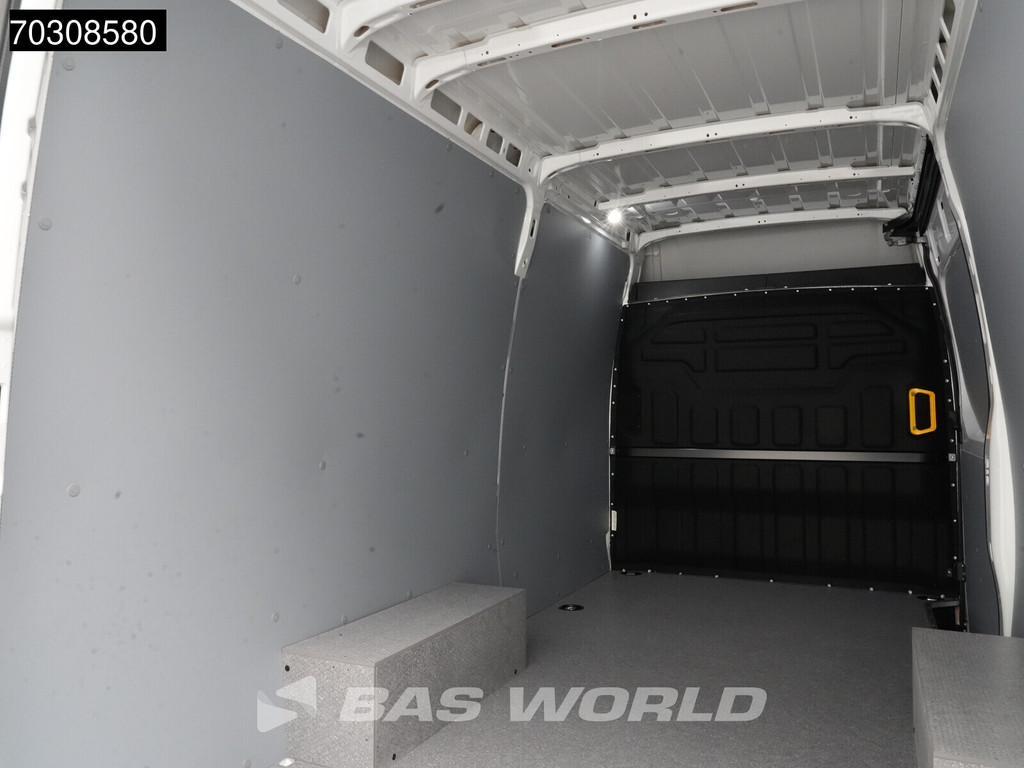 Iveco Daily 35S16 3.0L Automaat L2H2 3,5t Trekhaak 160PK Airco Camera CarPlay Parkeersensoren Euro6 L2 26m3 Airco Trekhaak 7