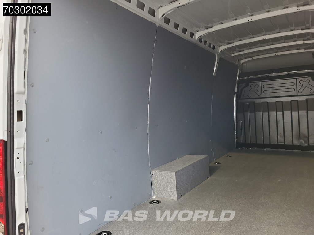 Iveco Daily 35S16 3.0L Automaat L3H2 3,5t Trekhaak 160PK Airco Cruise Euro6 L3 Airco Trekhaak Cruise control 8