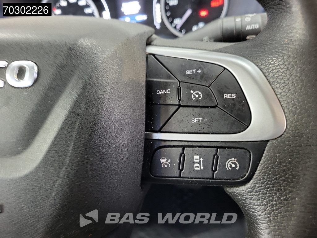 Iveco Daily 35S16 Automaat L2H2 3,5t Trekhaak 160PK ACC Navi Airco Cruise Camera Standkachel Euro6 L2 Airco Trekhaak 19