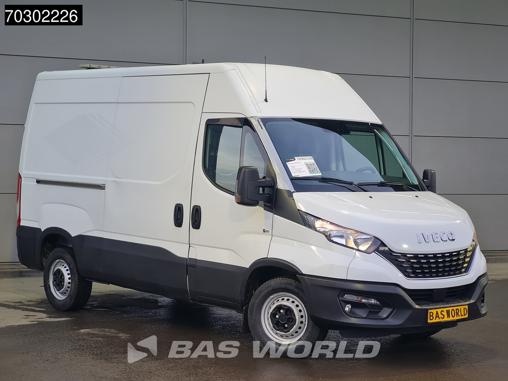 Iveco Daily 35S16 Automaat L2H2 3,5t Trekhaak 160PK ACC Navi Airco Cruise Camera Standkachel Euro6 L2 Airco Trekhaak 3