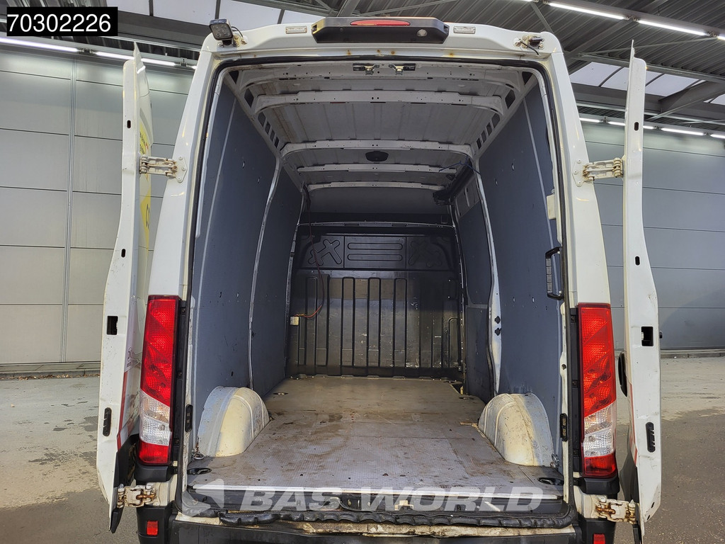 Iveco Daily 35S16 Automaat L2H2 3,5t Trekhaak 160PK ACC Navi Airco Cruise Camera Standkachel Euro6 L2 Airco Trekhaak 6