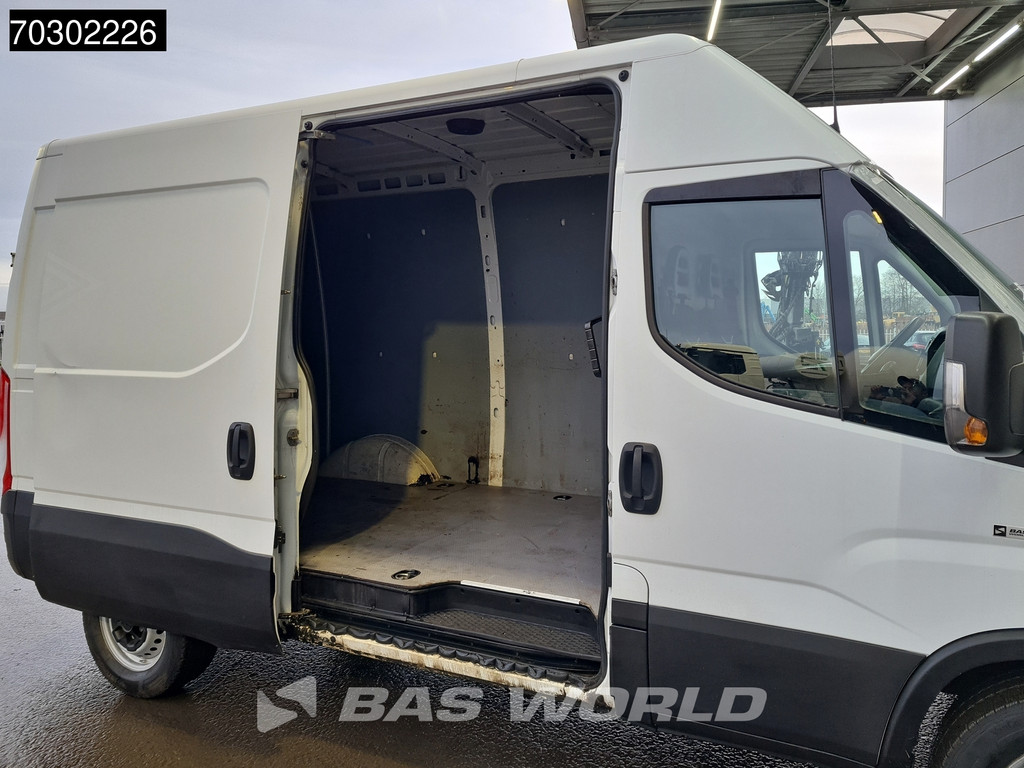 Iveco Daily 35S16 Automaat L2H2 3,5t Trekhaak 160PK ACC Navi Airco Cruise Camera Standkachel Euro6 L2 Airco Trekhaak 7