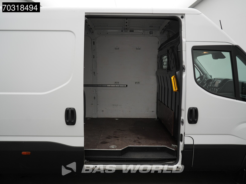 Iveco Daily 35S16 Automaat L3H2 160PK 3,5t Trekgewicht Airco Camera Parkeersensoren Euro6 L3 Airco 10