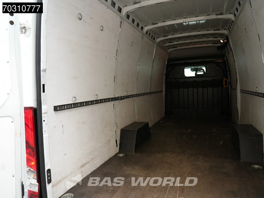 Iveco Daily 35S16 Automaat L3H2 3,5t Trekgewicht Airco Camera Parkeersensoren Euro6 L3 Airco Cruise control 18