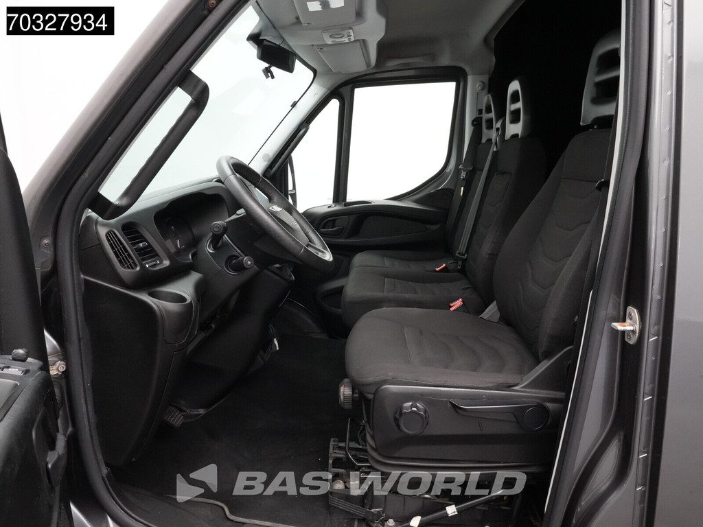 Iveco Daily 35S17 3.0L Automaat L2H2 3,5t Trekhaak 180PK Airco Cruise Camera Velgen Euro6 L2 Airco Trekhaak Cruise control 12