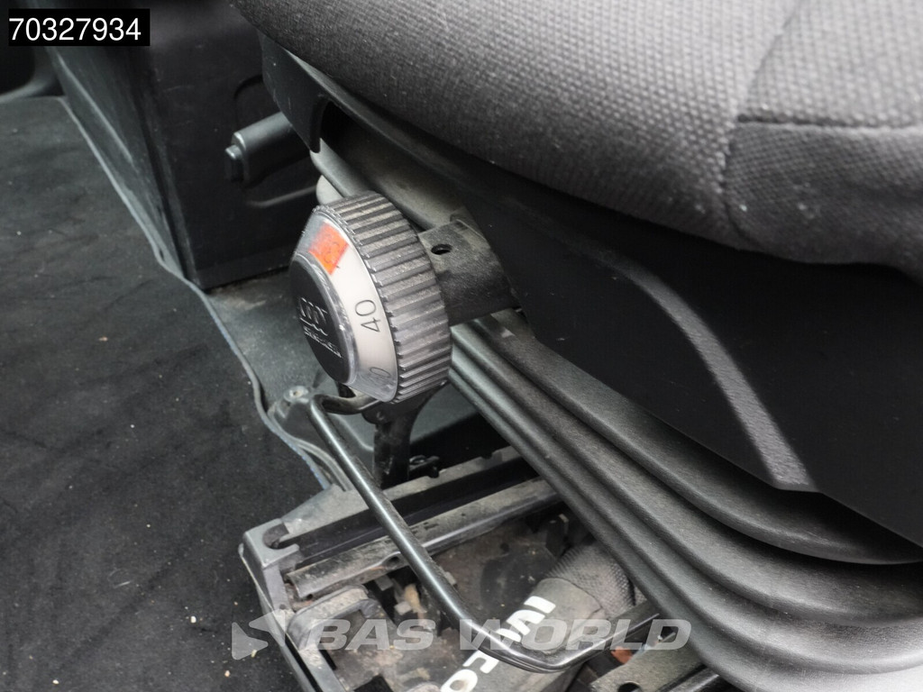Iveco Daily 35S17 3.0L Automaat L2H2 3,5t Trekhaak 180PK Airco Cruise Camera Velgen Euro6 L2 Airco Trekhaak Cruise control 19