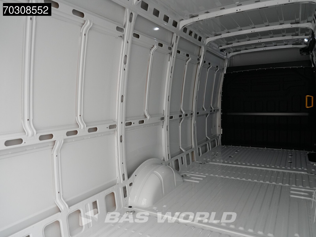 Iveco Daily 35S18 3.0L Automaat 180PK L3H2 ACC Airco Camera Parkeersensoren CarPlay Stoelverwarming 3,5t Trekgewicht Euro6 L3 Airco 14