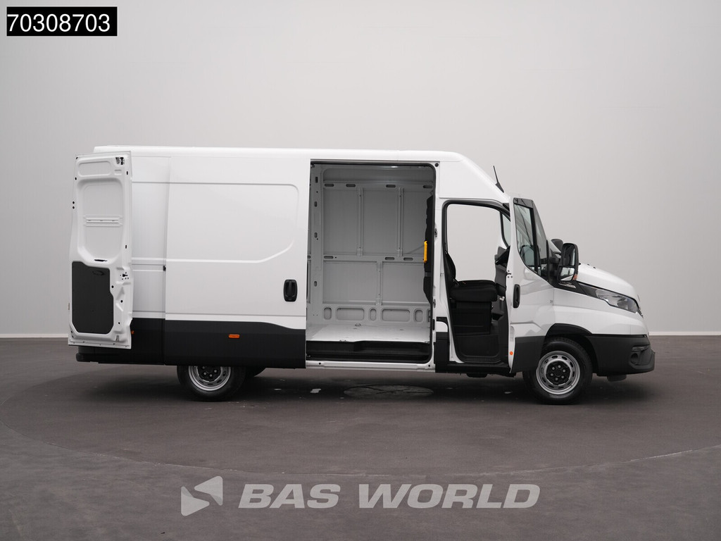 Iveco Daily 35S18 3.0L Automaat L2H2 180PK ACC Airco Cruise Camera Parkeersensoren CarPlay Stoelverwarming 3,5t Trekgewicht Euro6 L2 Airco 8