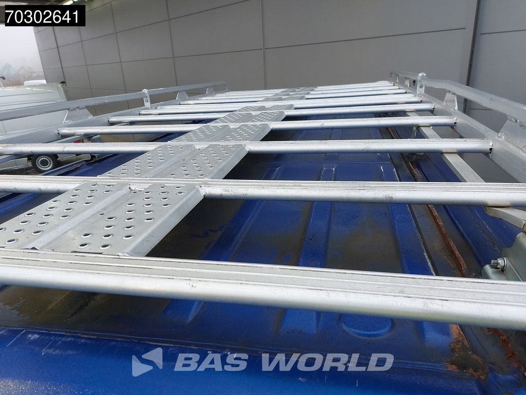 Iveco Daily 35S18 3.0L Automaat L2H2 3,5t Trekhaak 180PK Navi Airco Cruise Camera Parkeersensoren Imperiaal Velgen Euro6 L2 Airco Trekhaak Cruise control 11