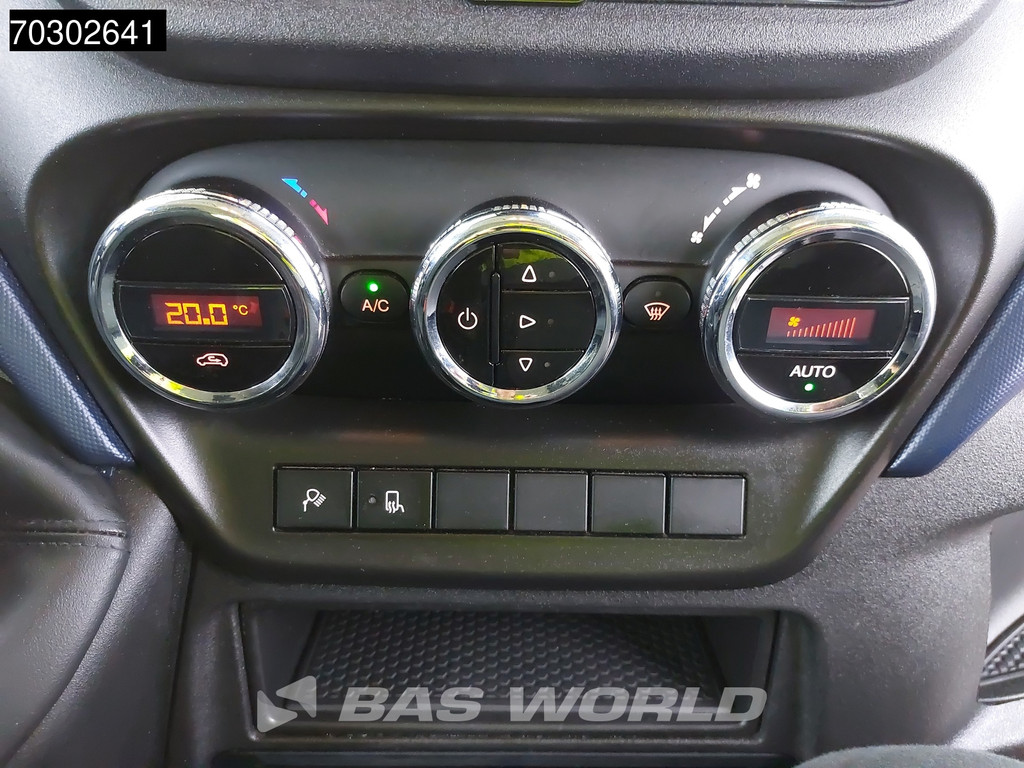 Iveco Daily 35S18 3.0L Automaat L2H2 3,5t Trekhaak 180PK Navi Airco Cruise Camera Parkeersensoren Imperiaal Velgen Euro6 L2 Airco Trekhaak Cruise control 18