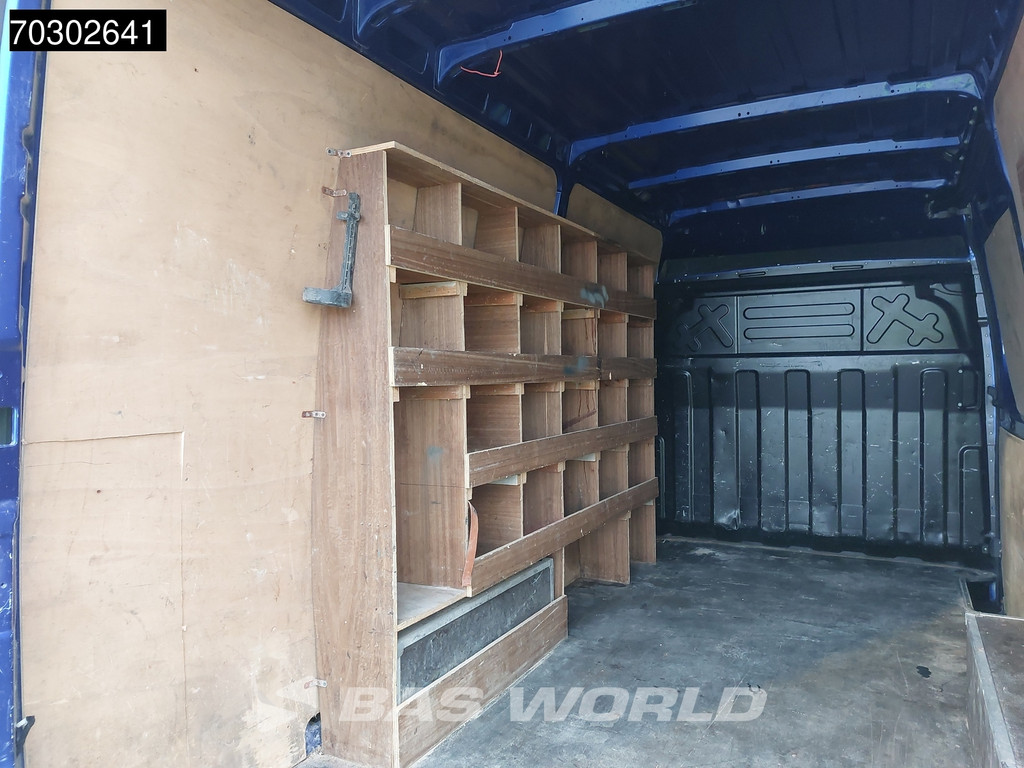 Iveco Daily 35S18 3.0L Automaat L2H2 3,5t Trekhaak 180PK Navi Airco Cruise Camera Parkeersensoren Imperiaal Velgen Euro6 L2 Airco Trekhaak Cruise control 8