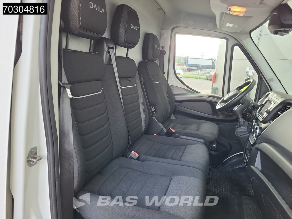 Iveco Daily 35S18 3.0L Automaat L2H2 3,5t Trekhaak 190PK LED Airco Cruise Euro6 L2 Airco Trekhaak Cruise control 11