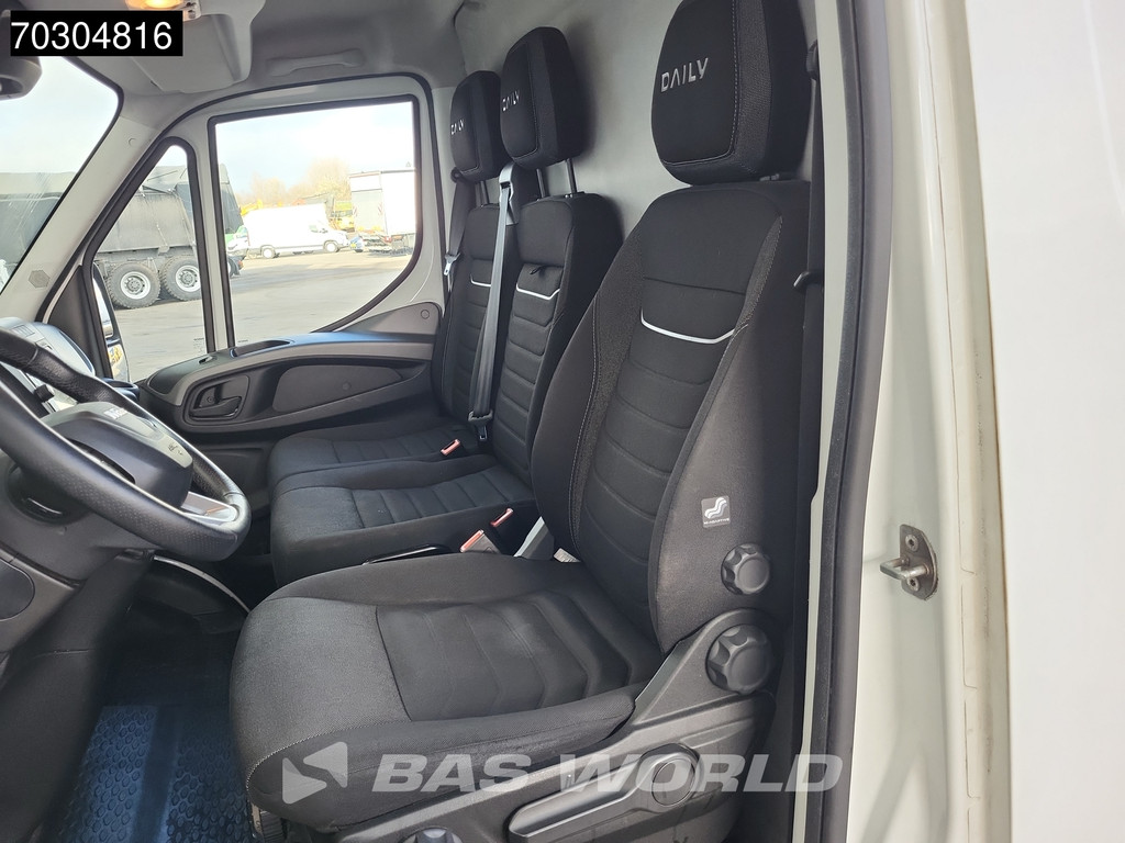 Iveco Daily 35S18 3.0L Automaat L2H2 3,5t Trekhaak 190PK LED Airco Cruise Euro6 L2 Airco Trekhaak Cruise control 12