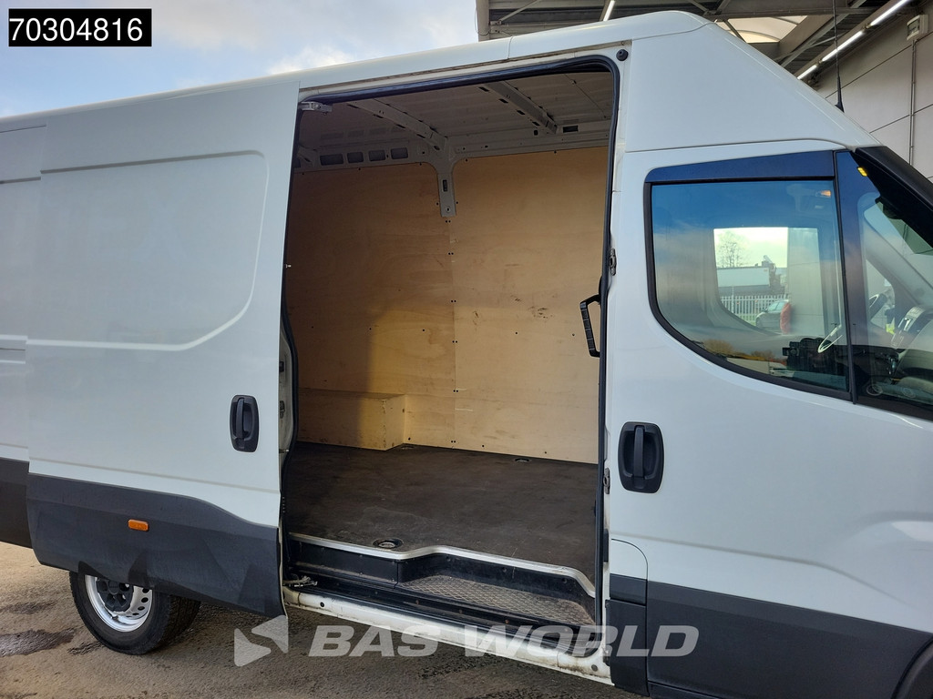 Iveco Daily 35S18 3.0L Automaat L2H2 3,5t Trekhaak 190PK LED Airco Cruise Euro6 L2 Airco Trekhaak Cruise control 8