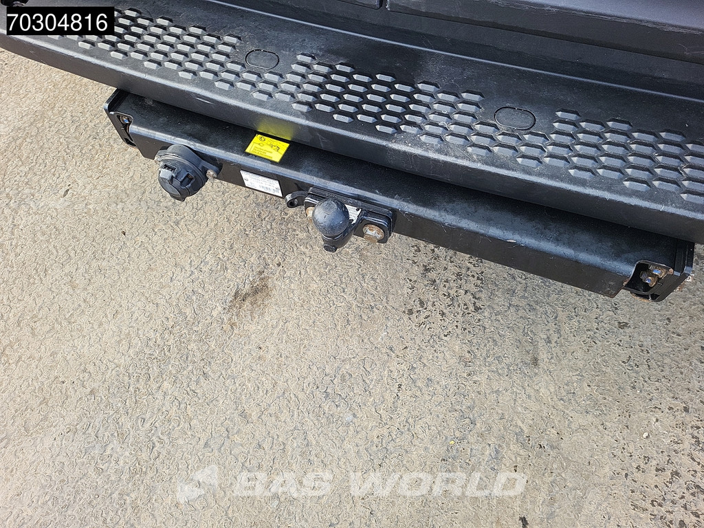 Iveco Daily 35S18 3.0L Automaat L2H2 3,5t Trekhaak 190PK LED Airco Cruise Euro6 L2 Airco Trekhaak Cruise control 9